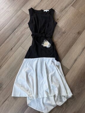 The vanity room, beautiful dress XS